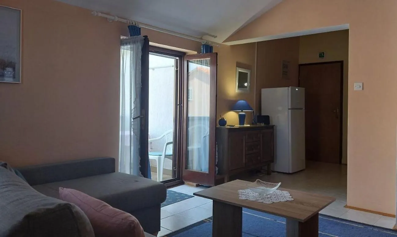 Apartments With A Parking Space Cres - 22185 Croatia