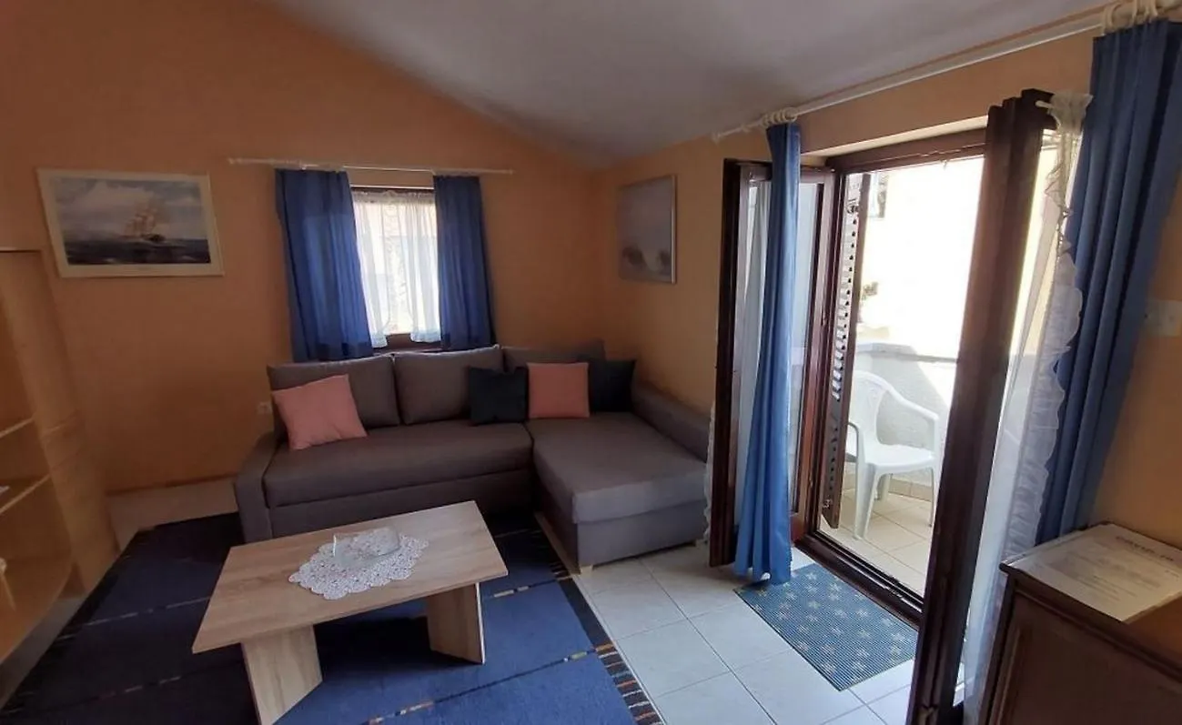 Apartments With A Parking Space Cres - 22185