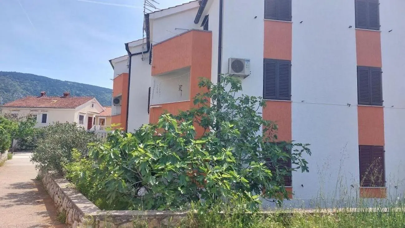 Apartments With A Parking Space Cres - 22185