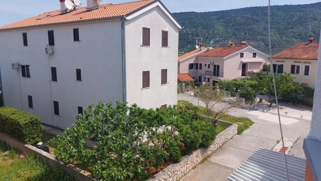 Apartments With A Parking Space Cres - 22185